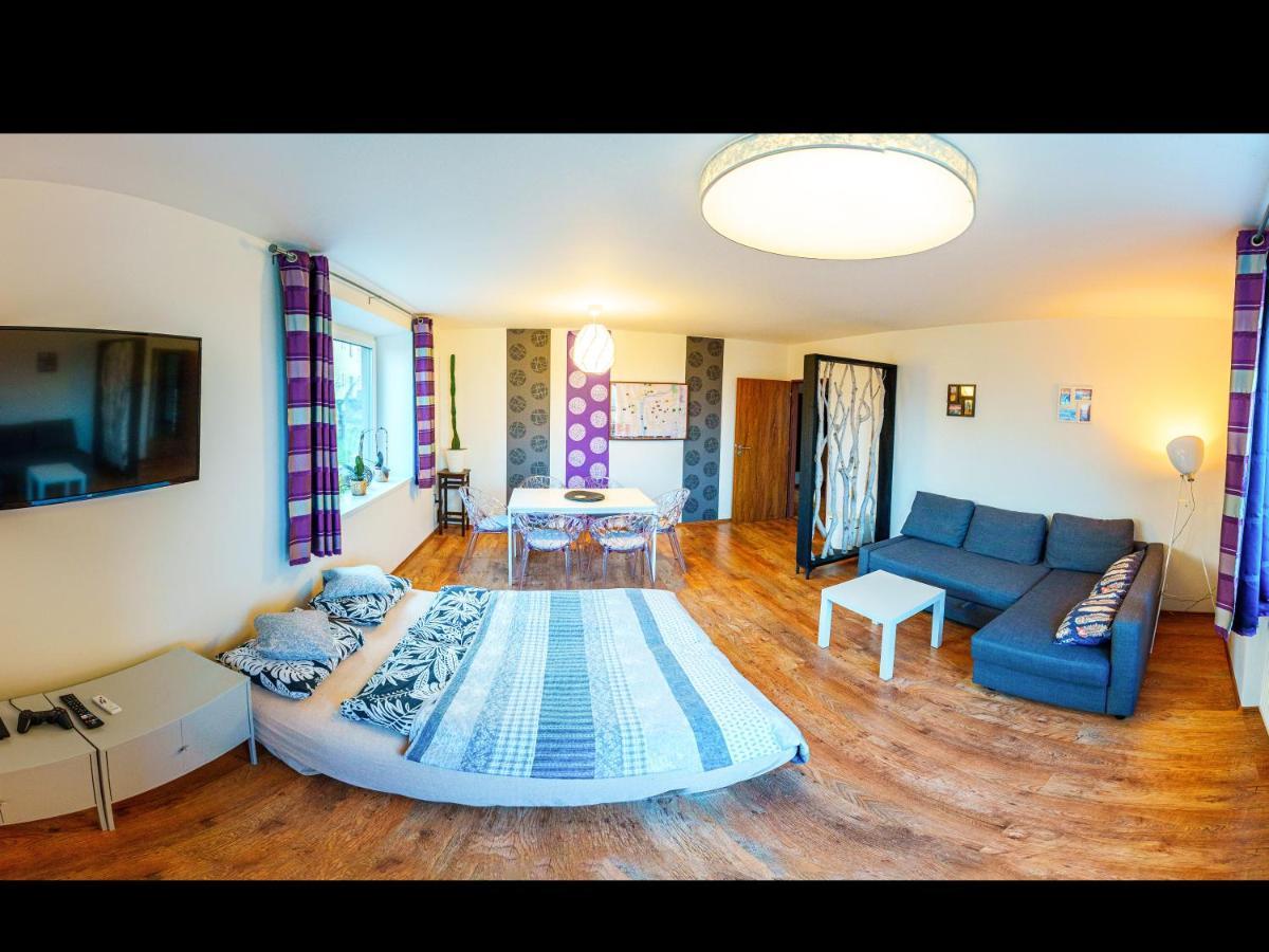 Apartment Pod Sychrovem Praga Esterno foto