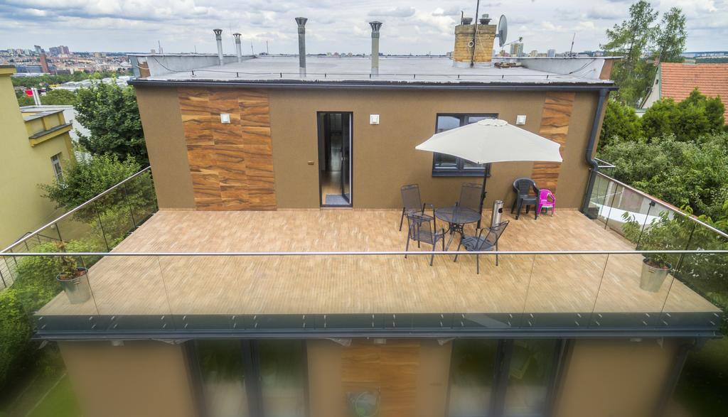 Apartment Pod Sychrovem Praga Esterno foto